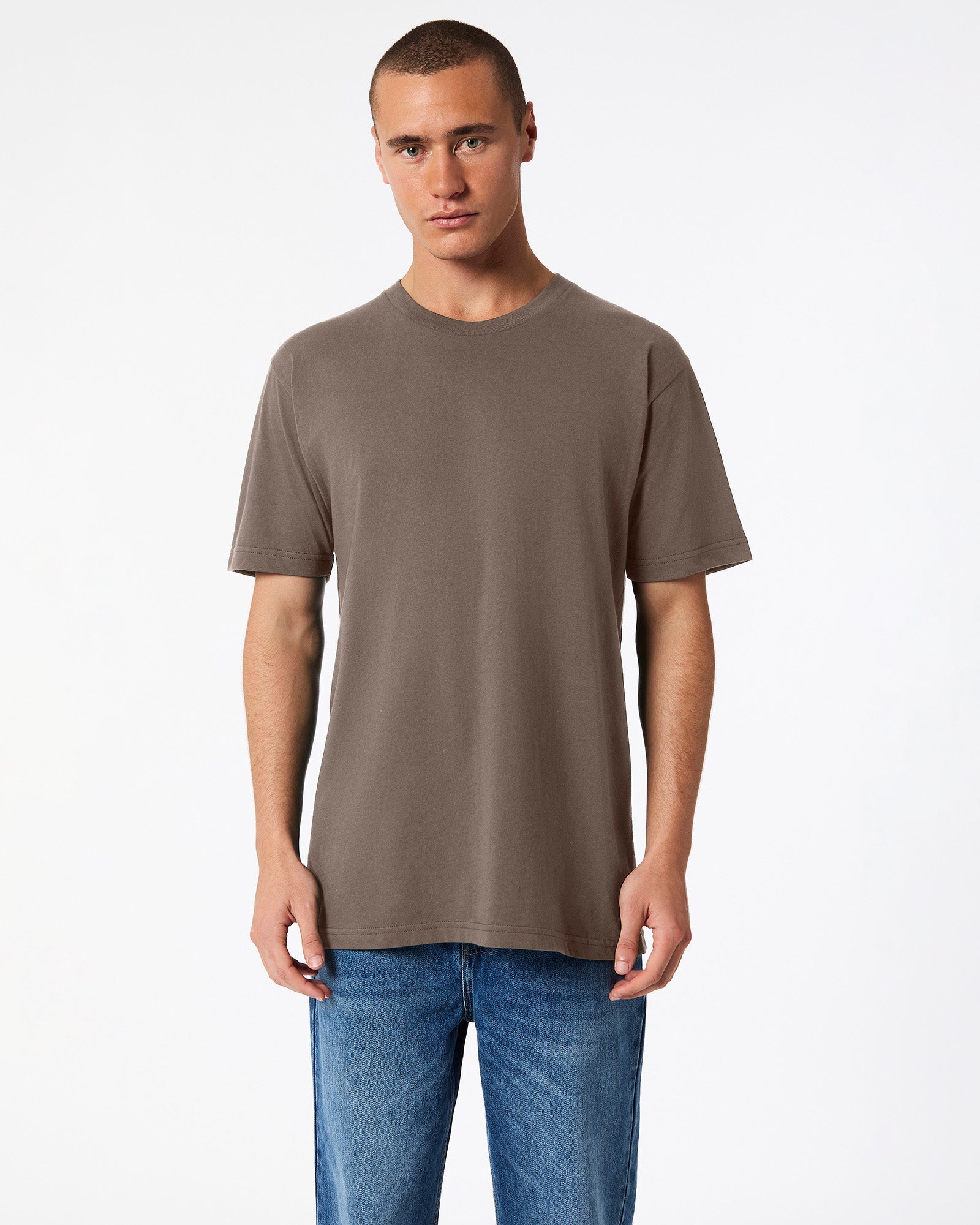 Fine Jersey Male mode wearing brown colour American Apparel Unisex Short Sleeve Crew Neck Tee (Front pose) -brown