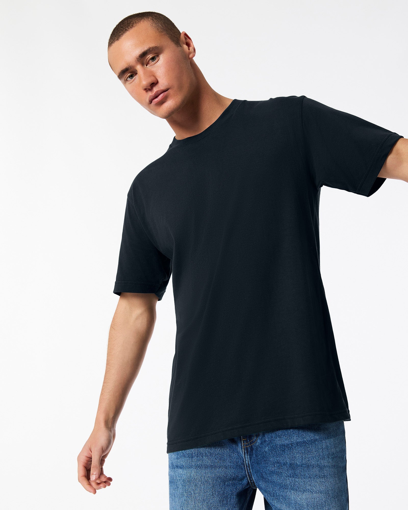 Fine Jersey Male mode wearing black colour American Apparel Unisex Short Sleeve Crew Neck Tee (Front pose) -black
