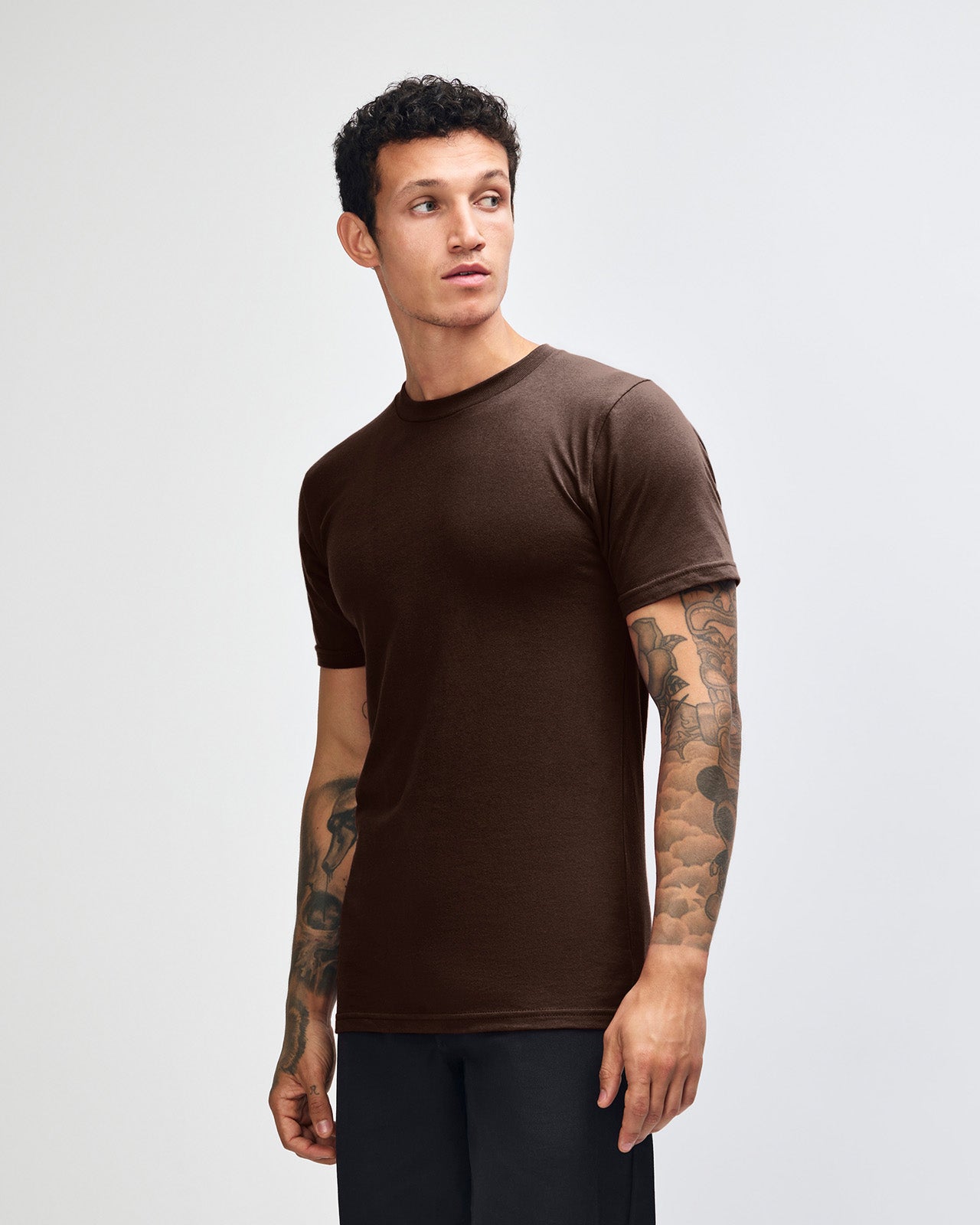 Fine Jersey Male mode wearing brown colour American Apparel Unisex Short Sleeve Crew Neck Tee (Front pose) -brown