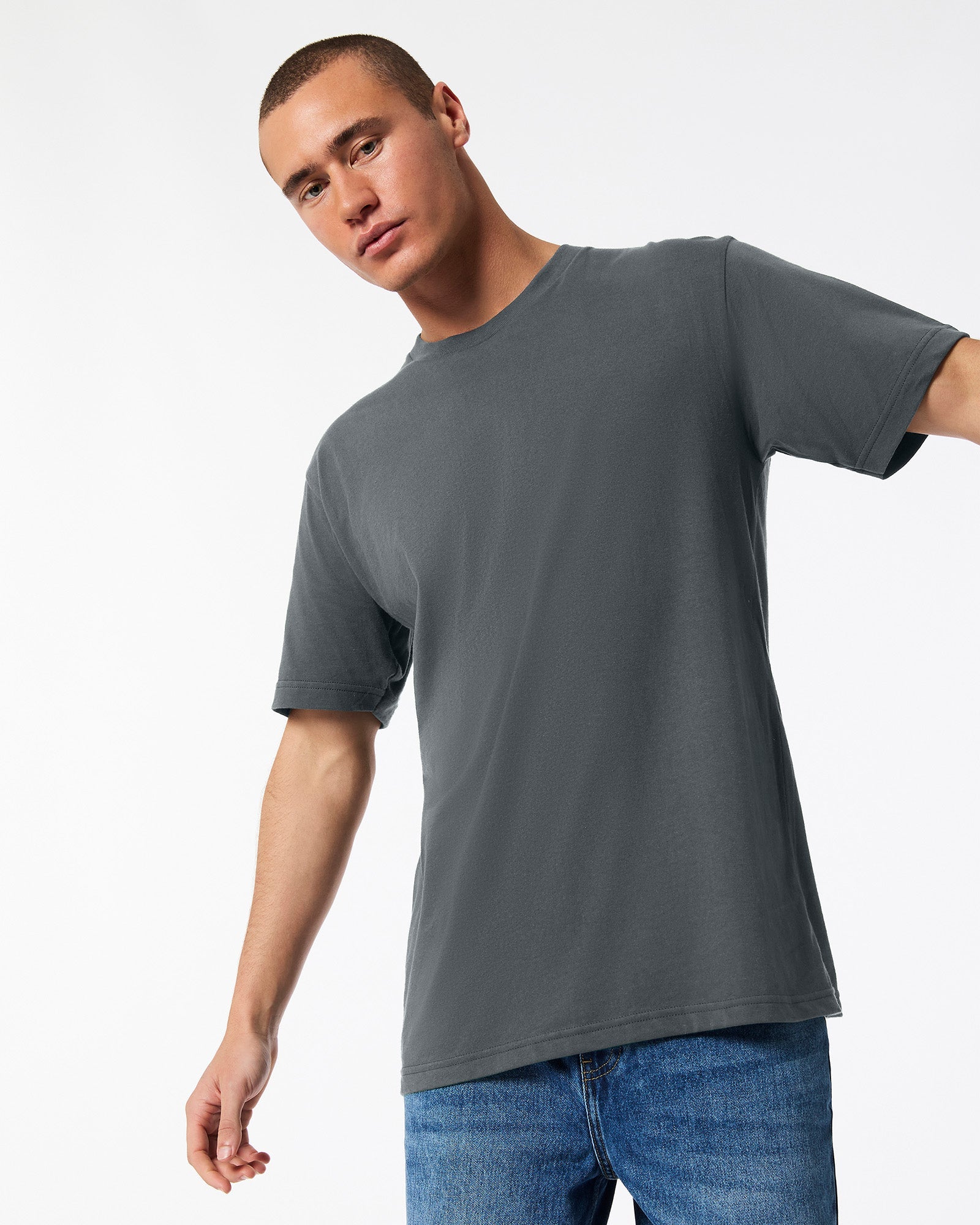 Fine Jersey Male mode wearing Asphalt colour American Apparel Unisex Short Sleeve Crew Neck Tee (Front pose) -asphalt